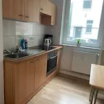 Schoene Einfache Ferienwohnung Im Belebten Zentrum
